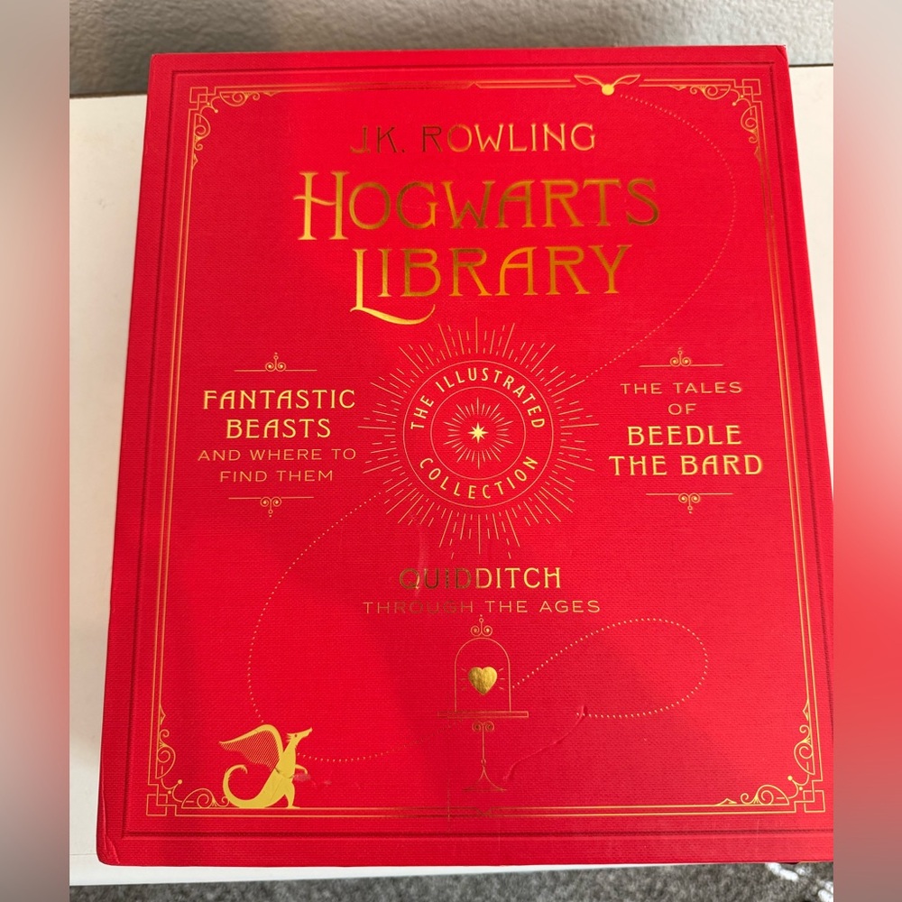 Warner Bros. Red Hogwarts Library Collection